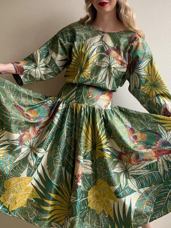 Vintage 1980s Tropical Bird Print Dress With Metallic Threads (L) - Picture 2 of 14
